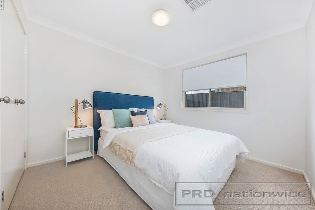 17 Billabong Pde  CHISHOLM 14