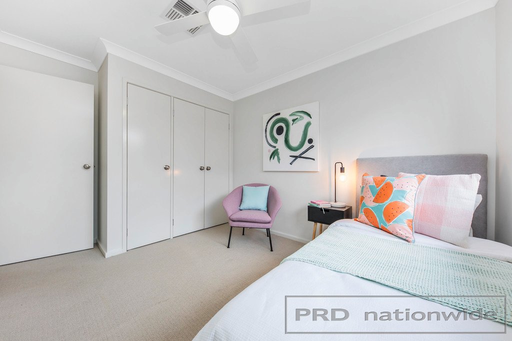 17 Billabong Pde  CHISHOLM 15
