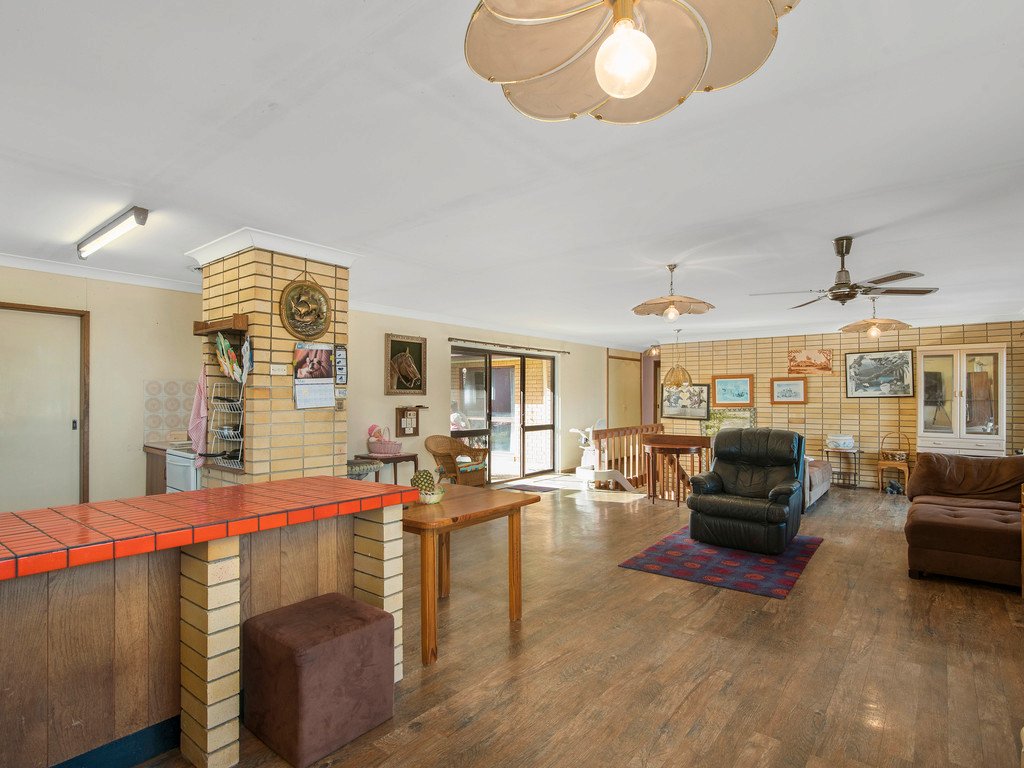 17 Bimbadeen Ave  BANORA POINT 2