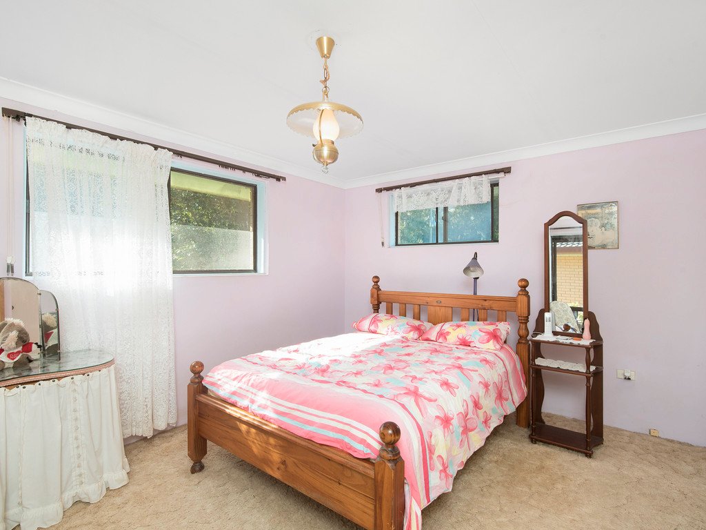 17 Bimbadeen Ave  BANORA POINT 3