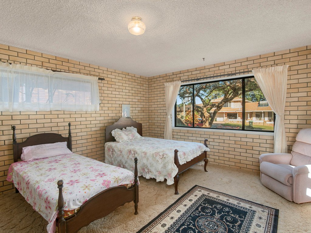 17 Bimbadeen Ave  BANORA POINT 6