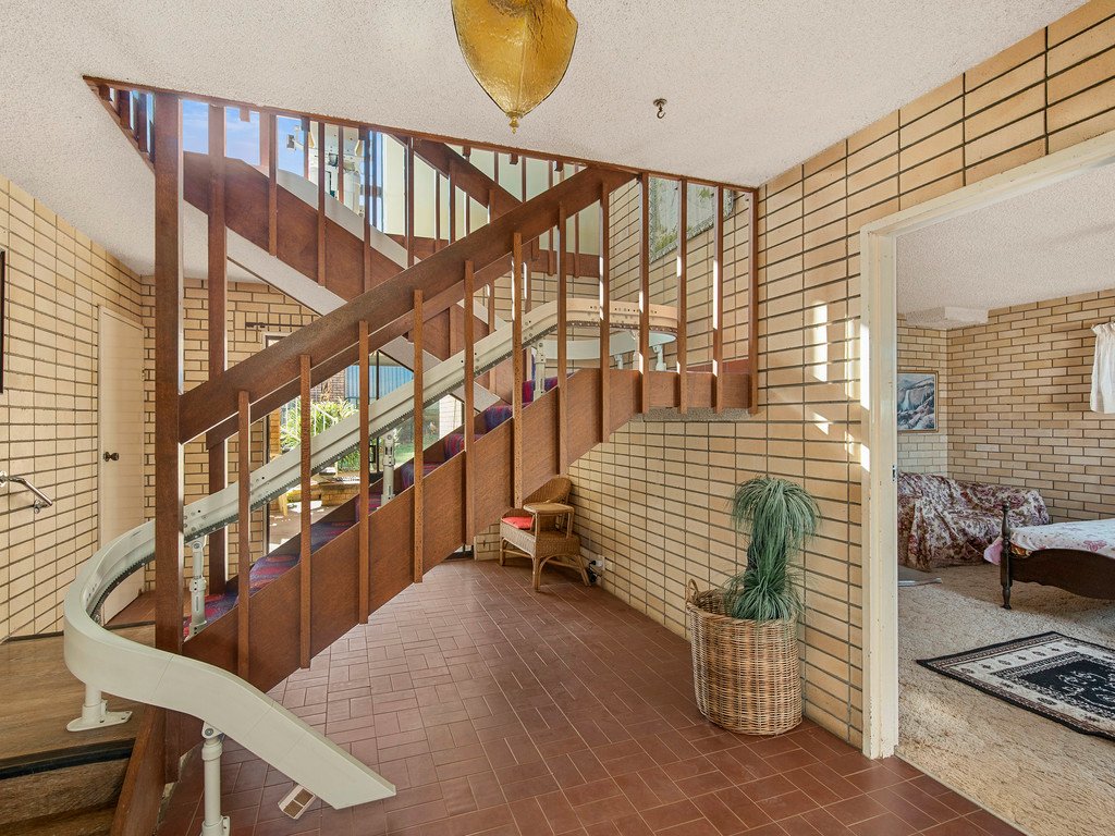 17 Bimbadeen Ave  BANORA POINT 7