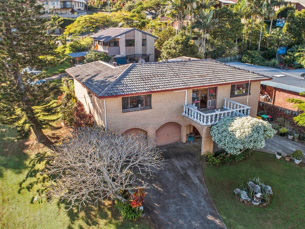 17 Bimbadeen Ave  BANORA POINT 9