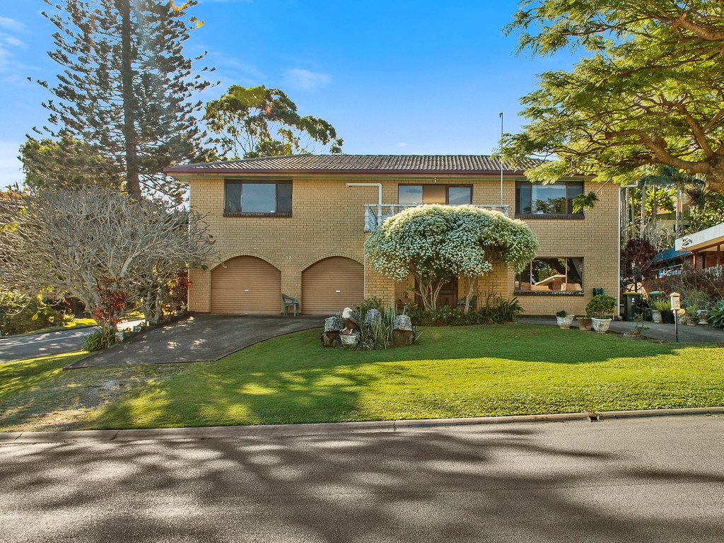 17 Bimbadeen Ave  BANORA POINT 10
