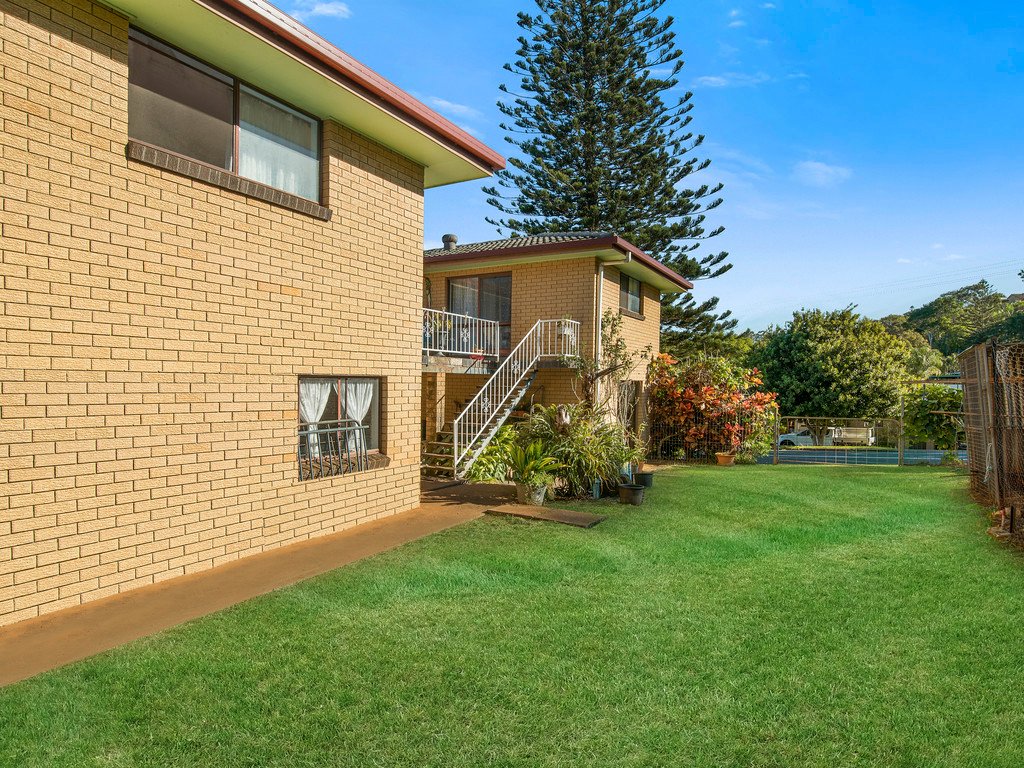 17 Bimbadeen Ave  BANORA POINT 11