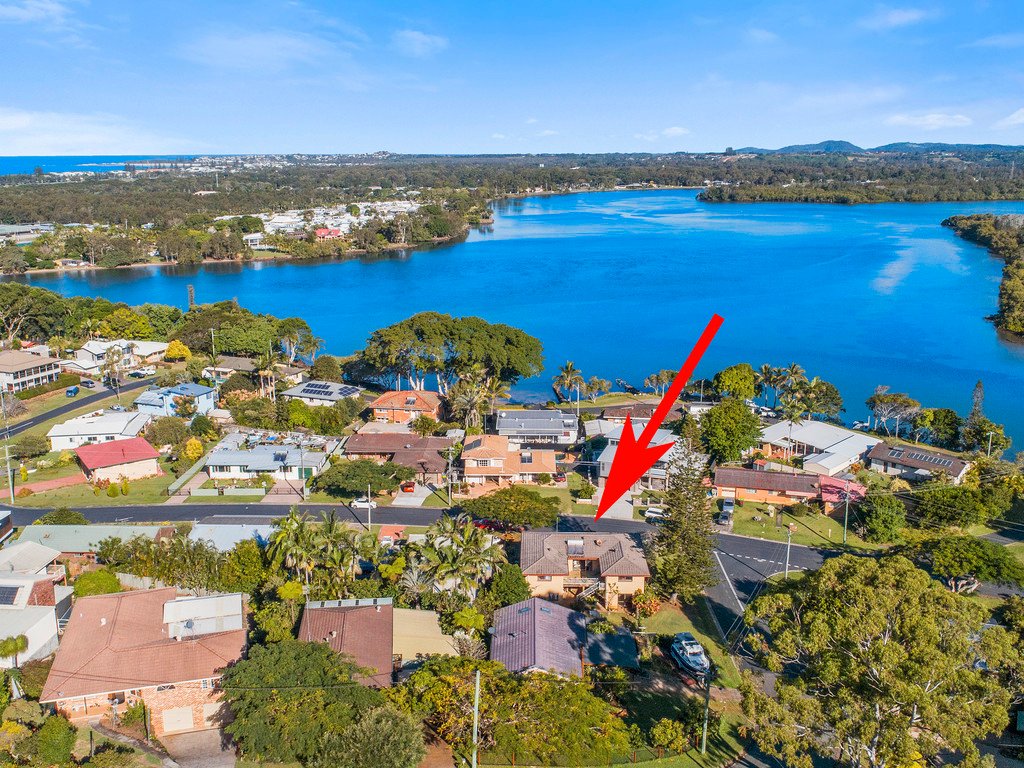 17 Bimbadeen Ave  BANORA POINT 12