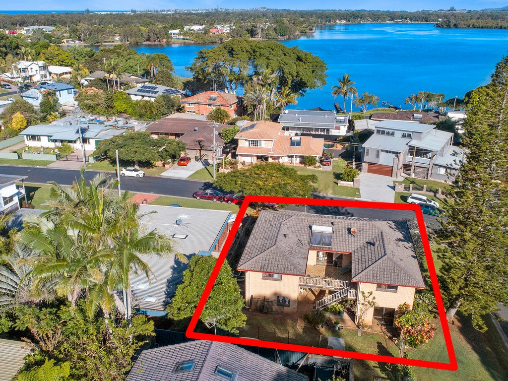 17 Bimbadeen Ave  BANORA POINT 15