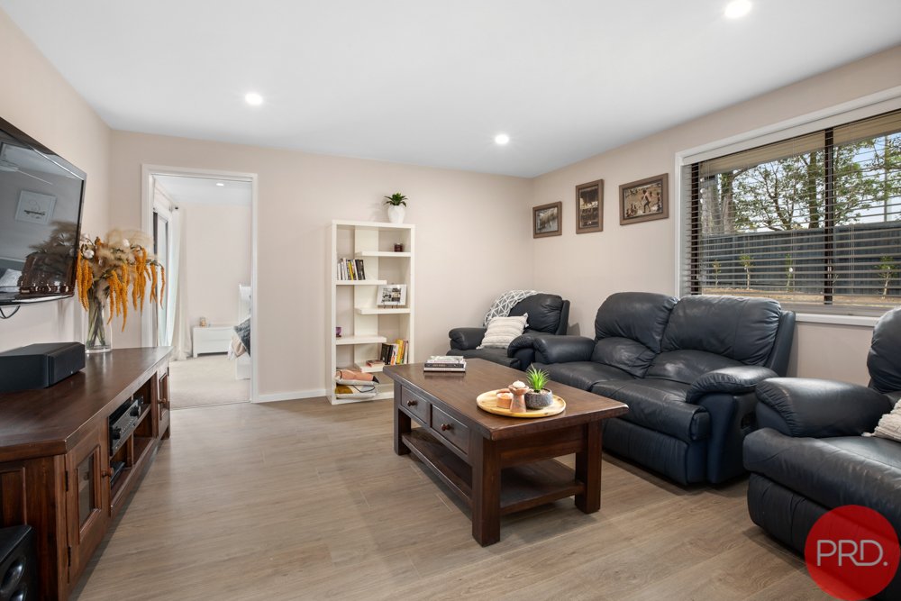 17 Blakewell Road THORNTON 14