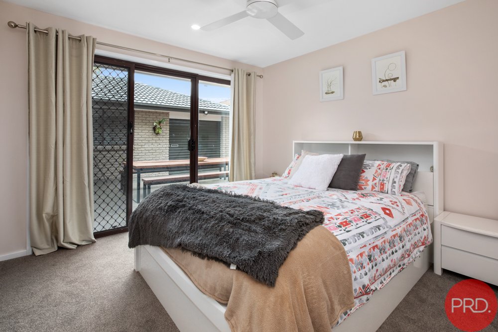 17 Blakewell Road THORNTON 19