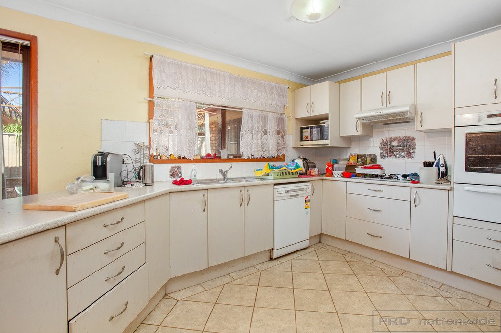 17 Blakewell Road THORNTON 14