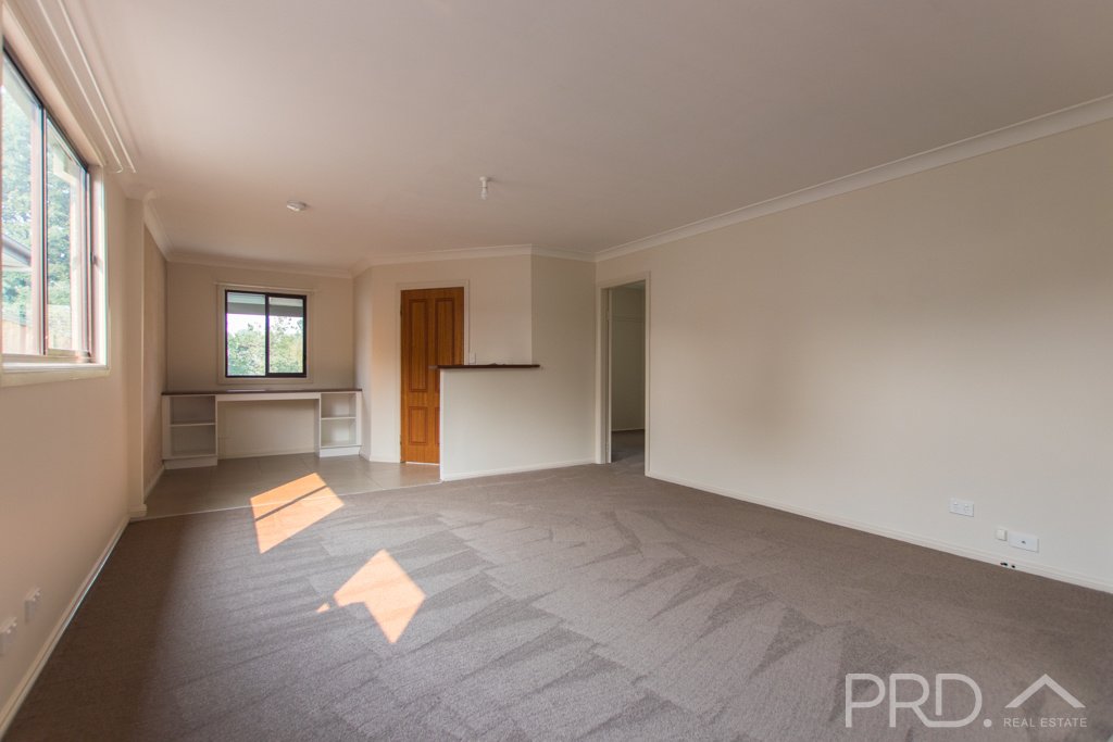 17 Bogong Place TUMUT 9