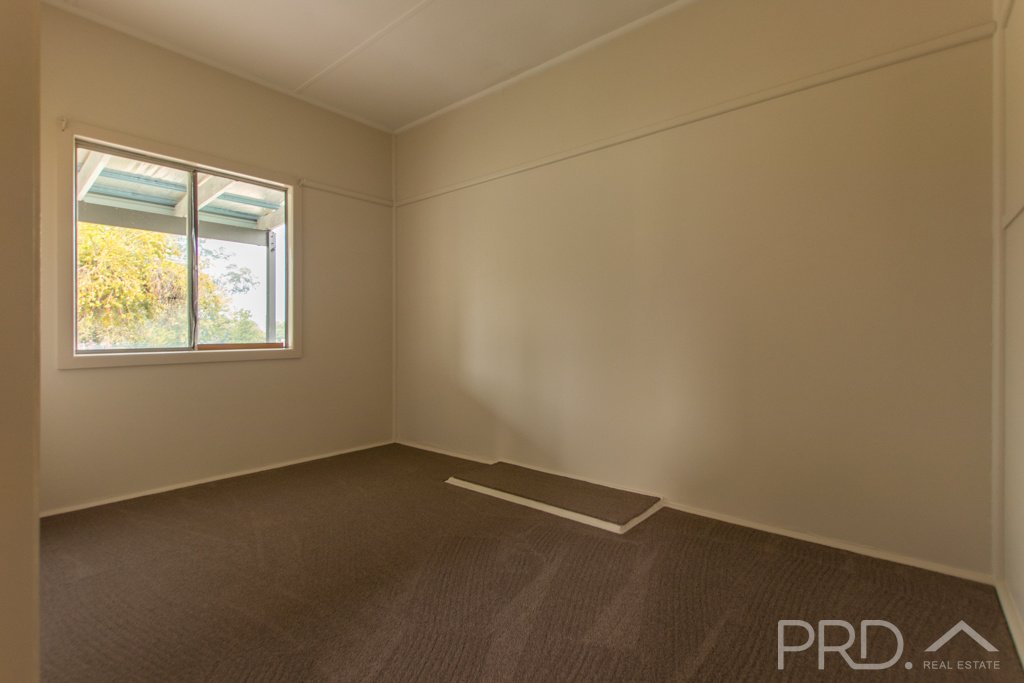 17 Bogong Place TUMUT 11