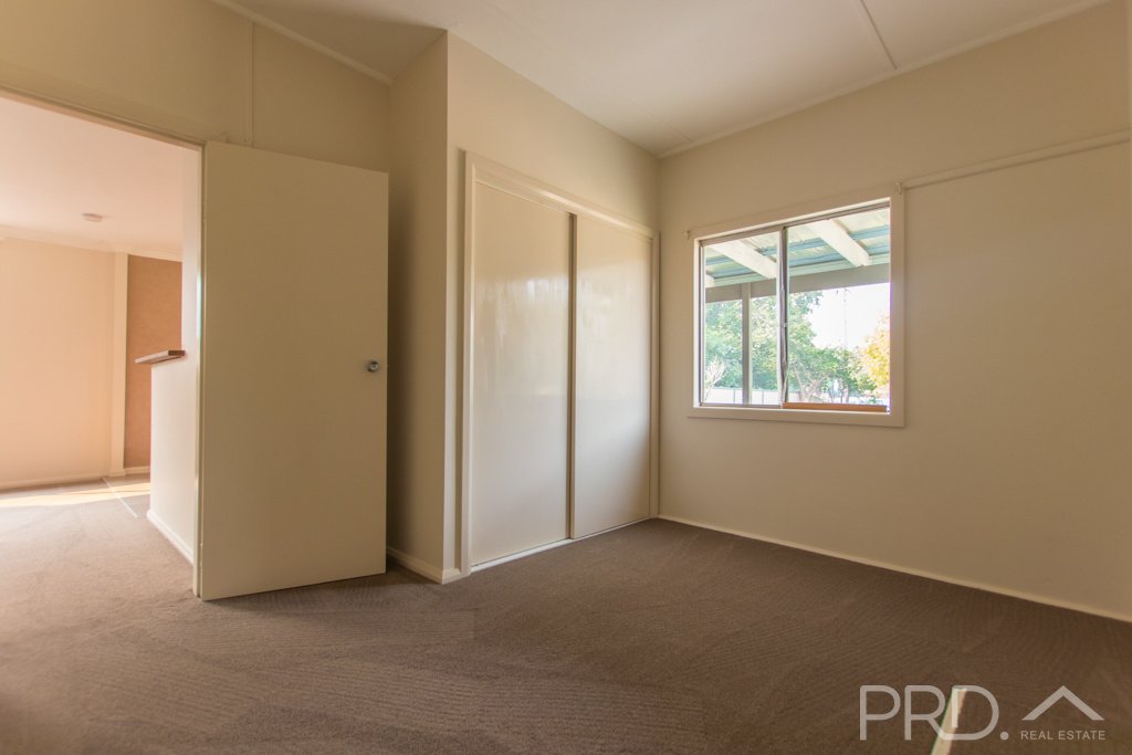 17 Bogong Place TUMUT 12