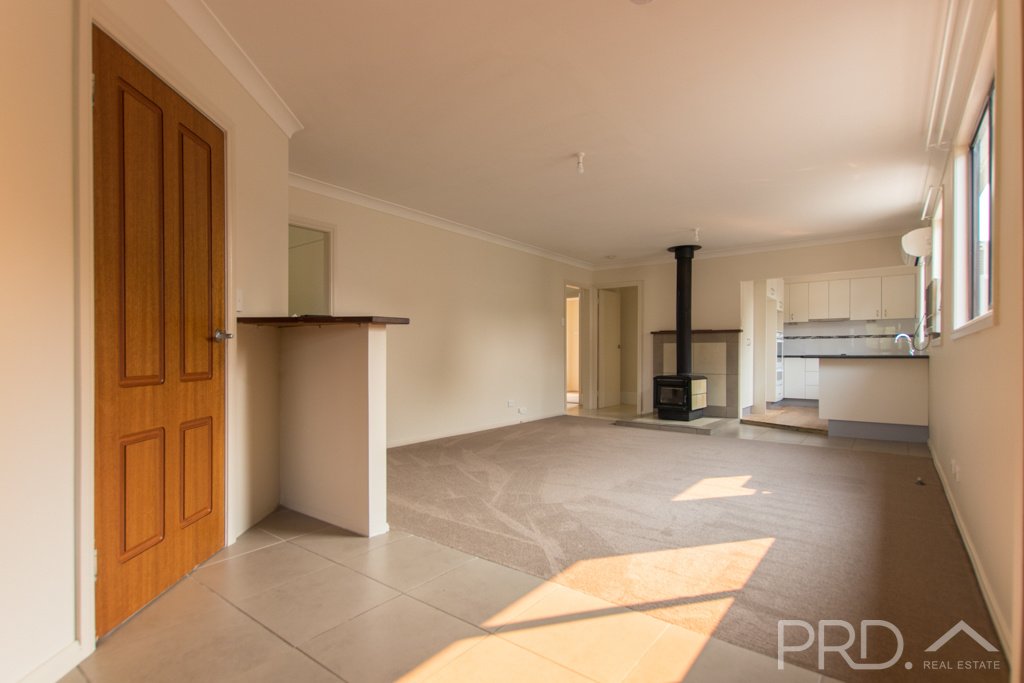 17 Bogong Place TUMUT 14