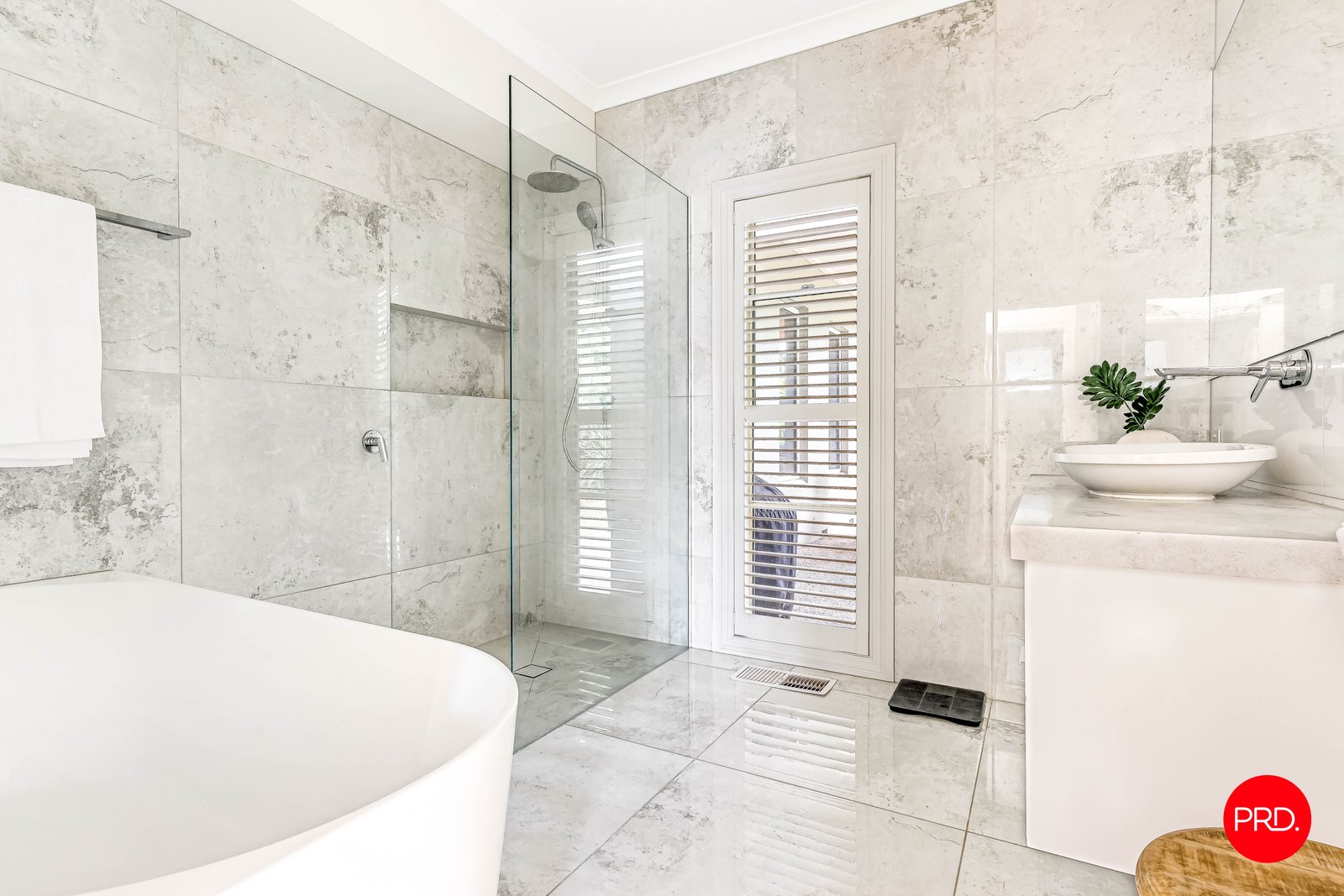 17 Bolton Drive KENNINGTON 13