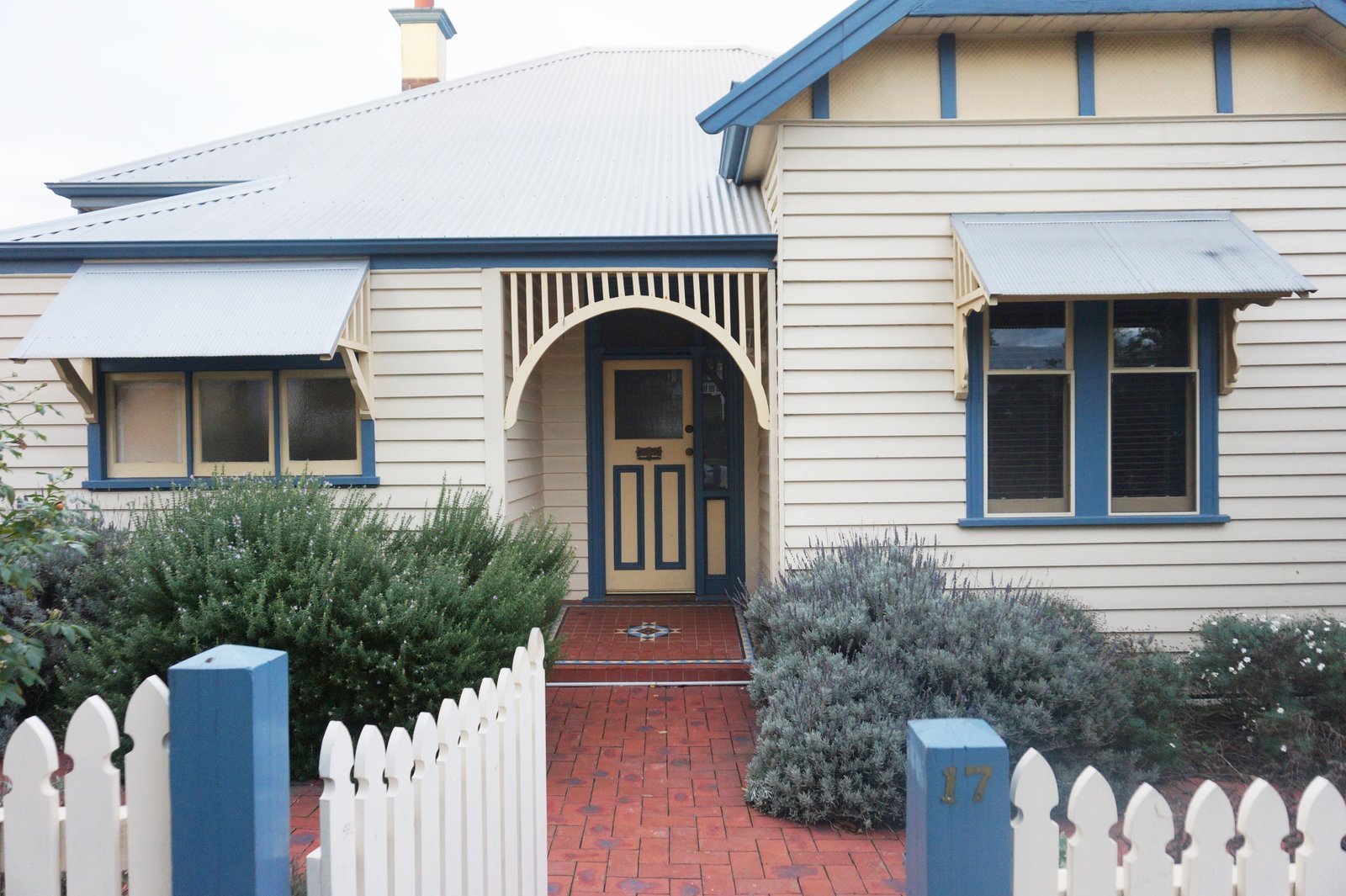 Gallery: 17 Bourke Crescent
