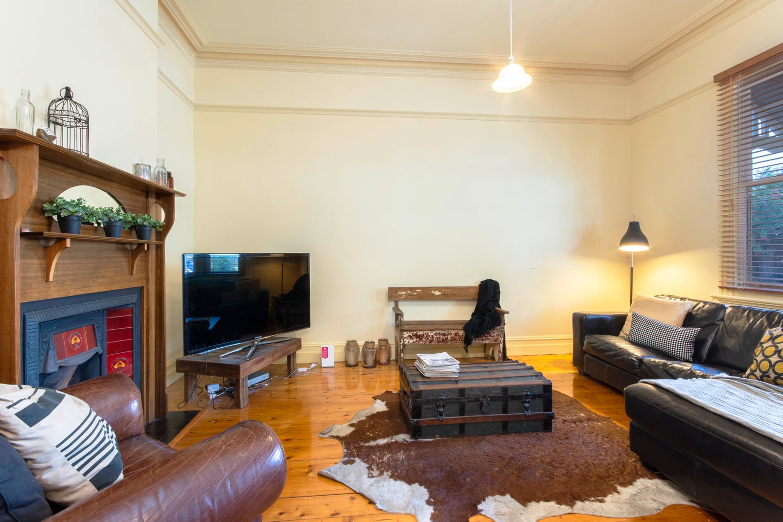 Gallery: 17 Bourke Crescent