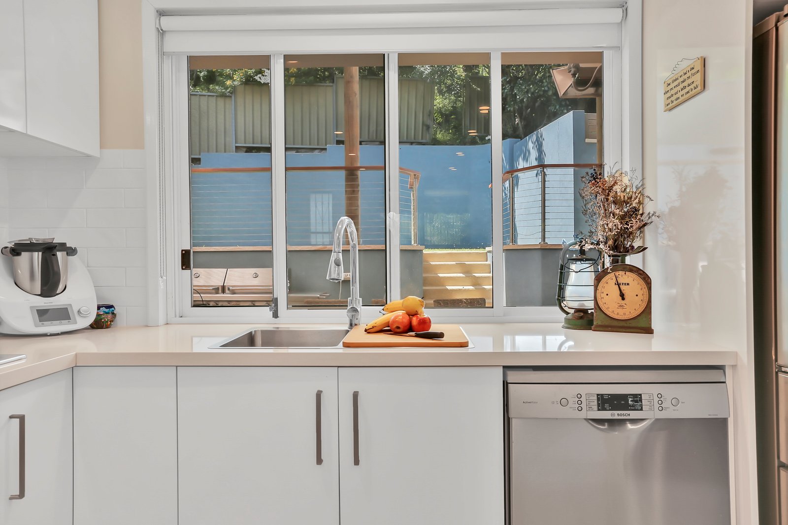 17 Bright Parade DAPTO 3