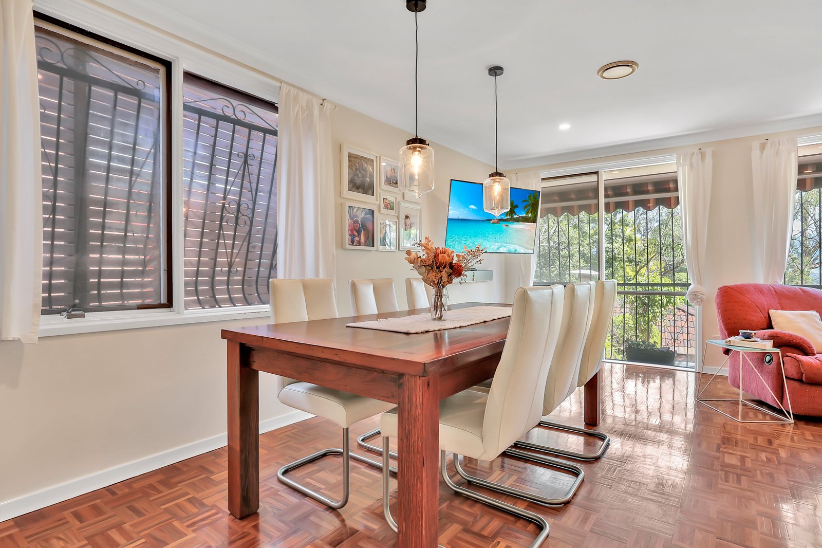 17 Bright Parade DAPTO 6