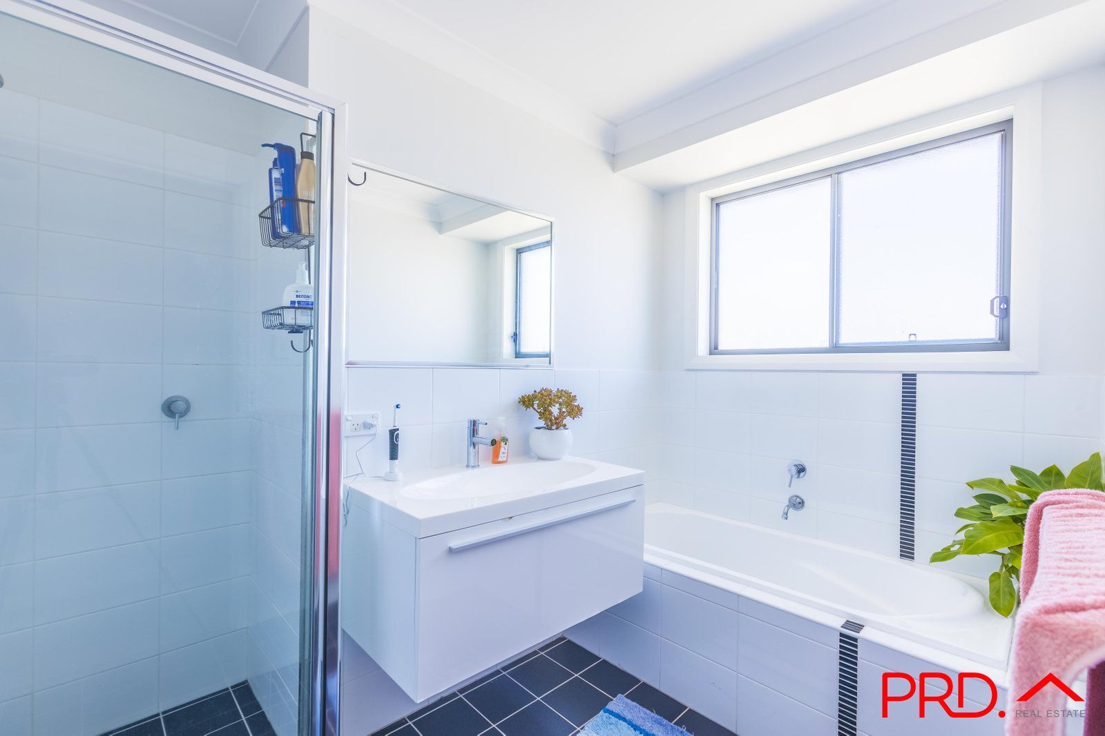 17 Brushbox Grove TAMWORTH 8