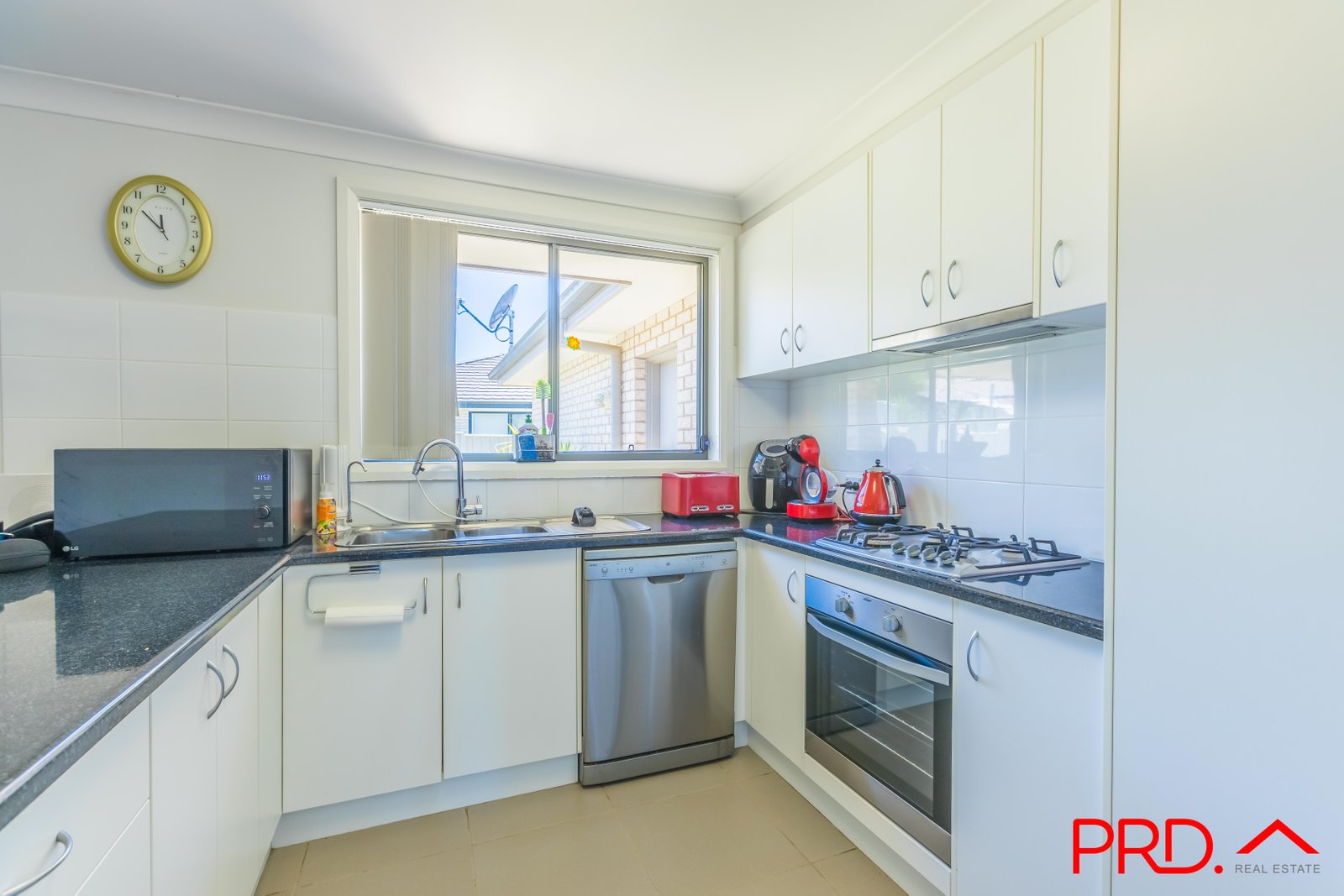 17 Brushbox Grove TAMWORTH 12