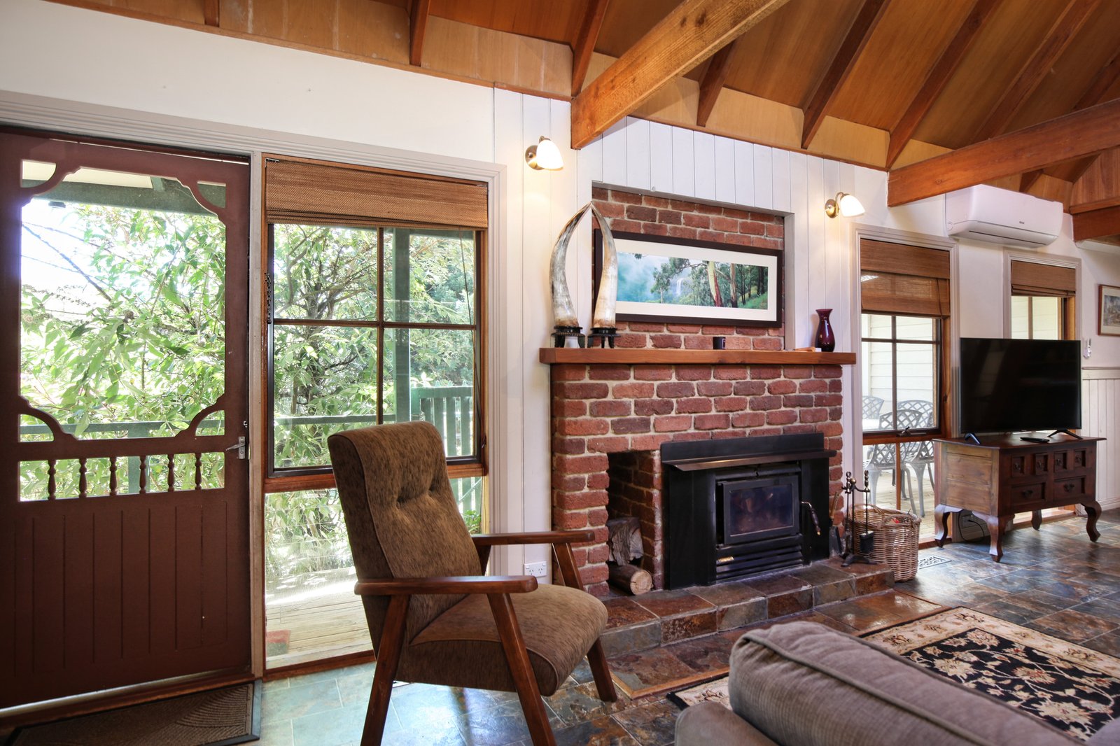 Real Estate and Property in 17 Buckland Street, Woodend, VIC