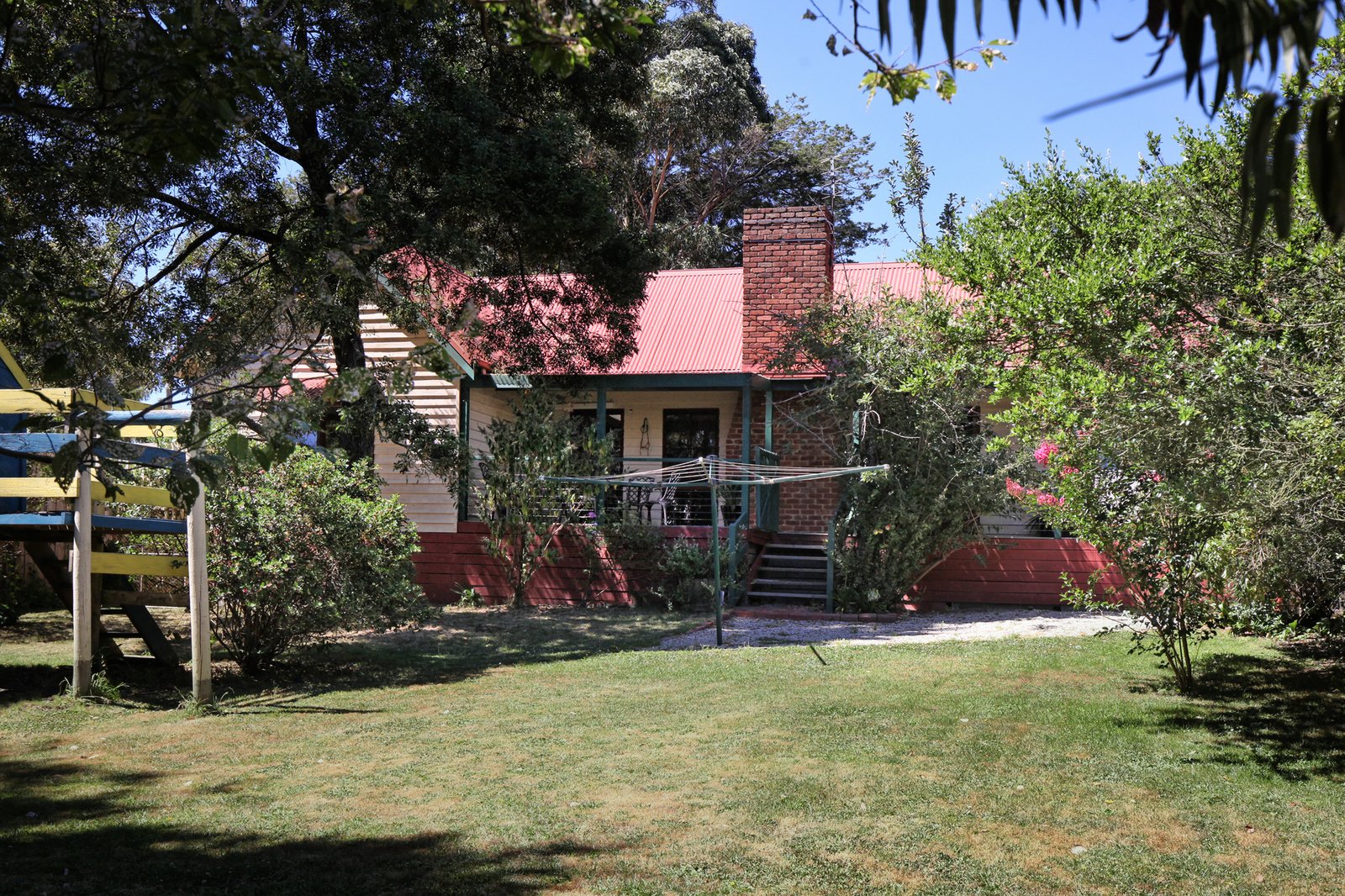 Real Estate and Property in 17 Buckland Street, Woodend, VIC