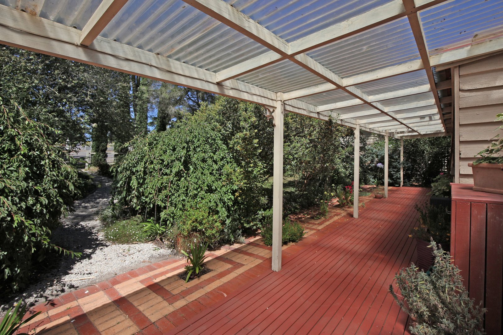 Real Estate and Property in 17 Buckland Street, Woodend, VIC