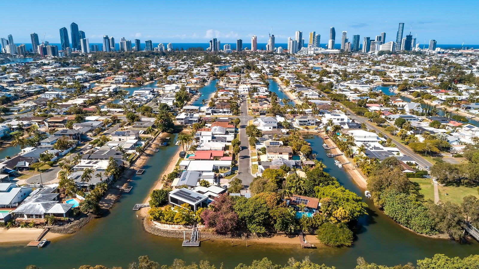 17 Buena Vista Court BROADBEACH WATERS 5