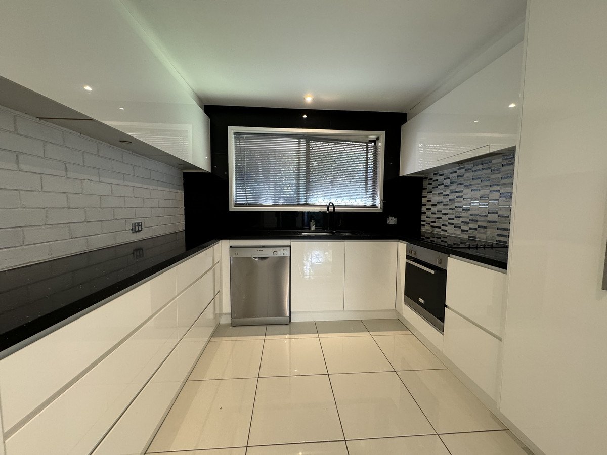 1/7 Bullimah Avenue Burleigh Heads 6