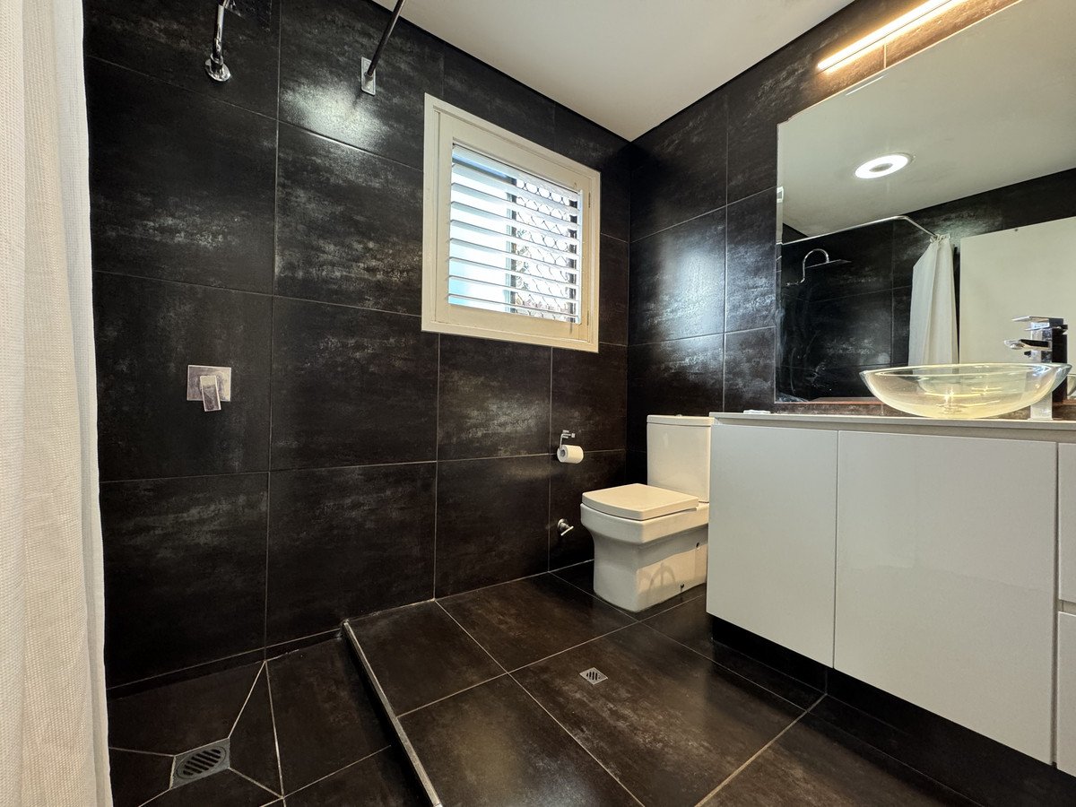 1/7 Bullimah Avenue Burleigh Heads 16