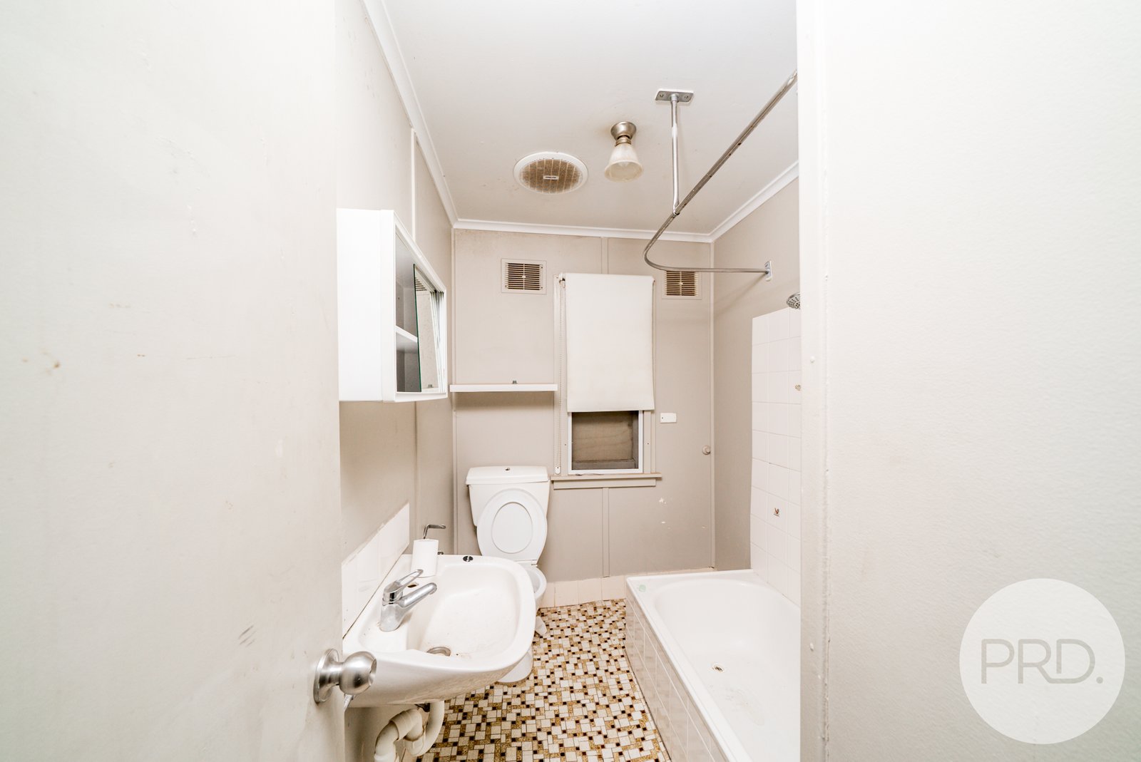 17 Buna Street ASHMONT 3