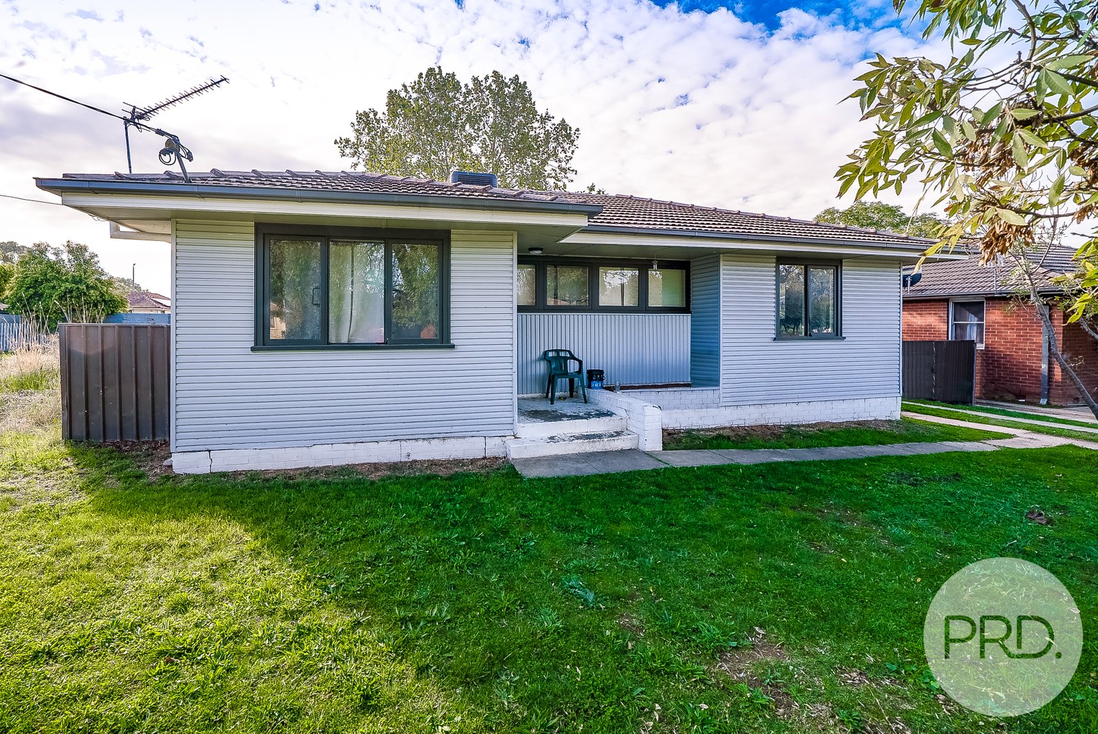 17 Buna Street ASHMONT 1