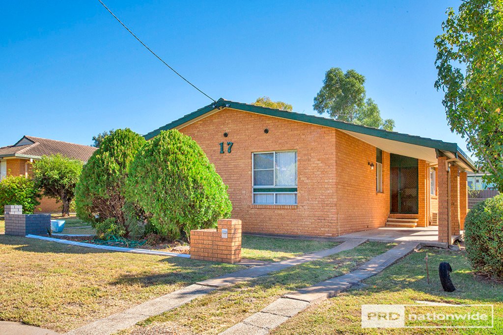17 Burilla Street TAMWORTH 1