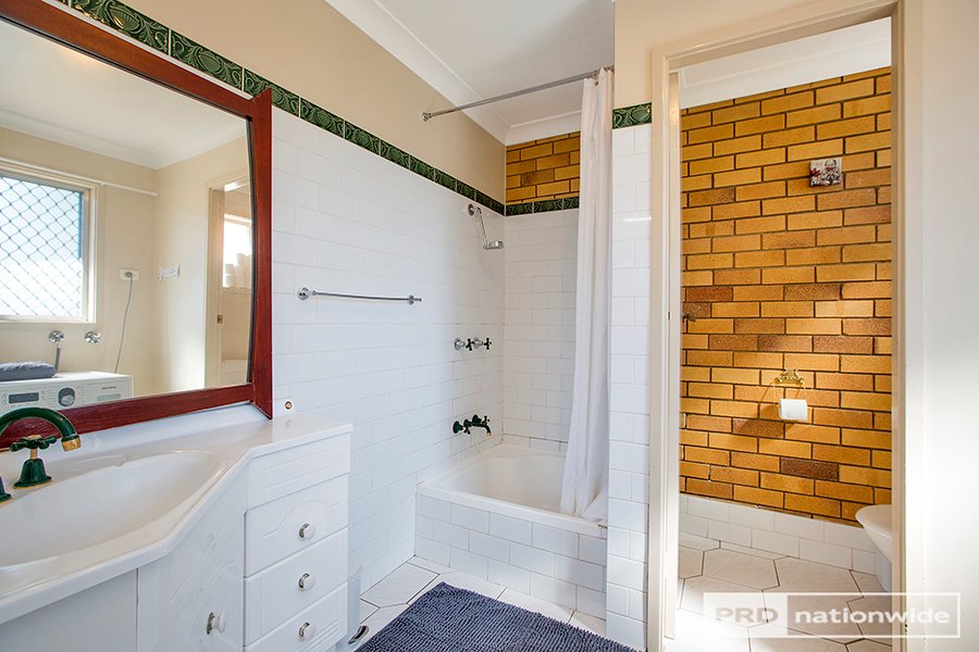 17 Burilla Street TAMWORTH 6