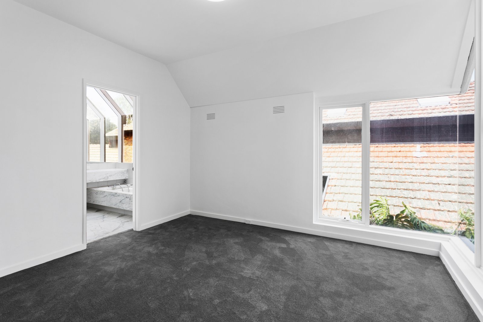 Real Estate and Property in 17 Burrindi Road, Caulfield South, VIC