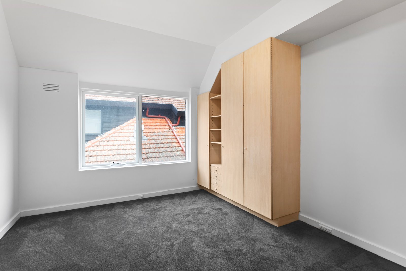 Real Estate and Property in 17 Burrindi Road, Caulfield South, VIC