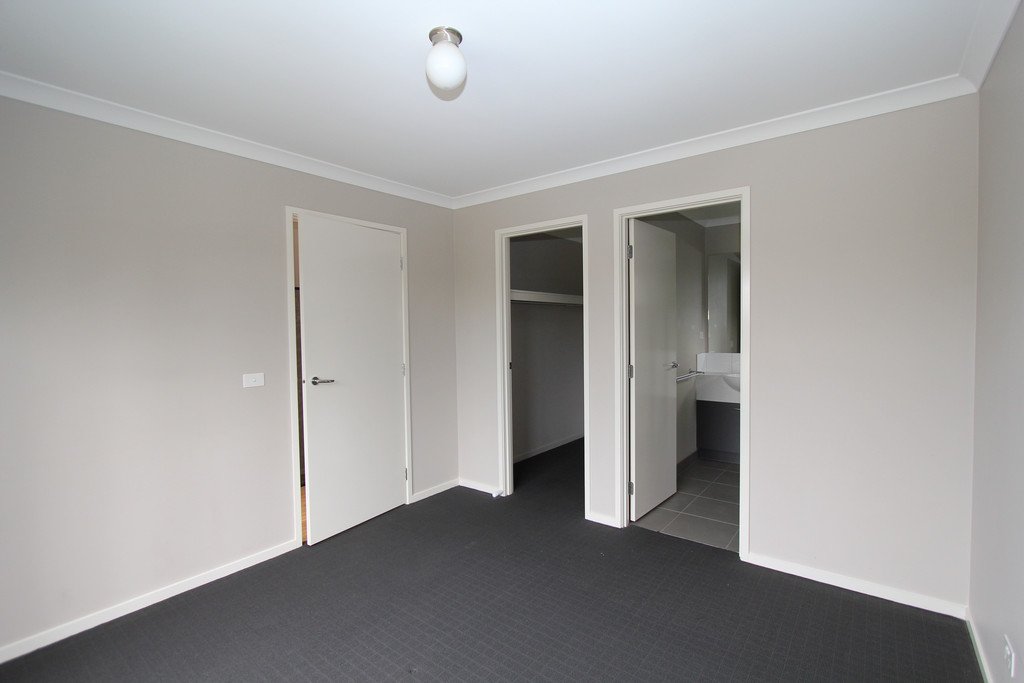 17 Cahill Close Lucas 9