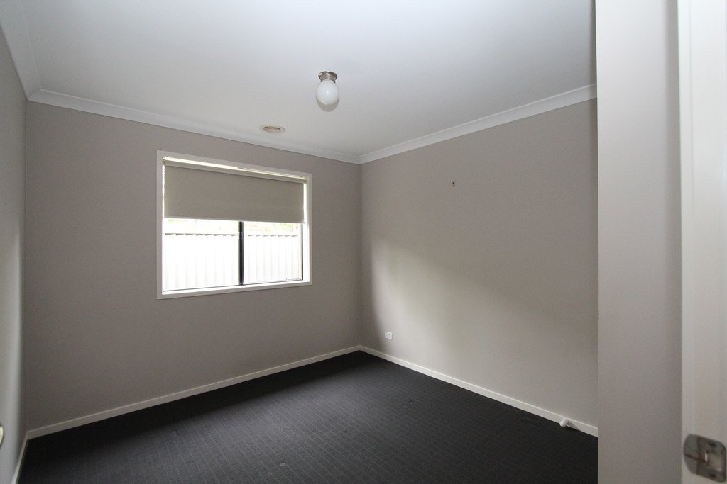 17 Cahill Close Lucas 11