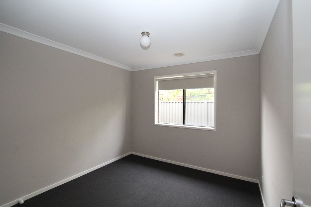 17 Cahill Close Lucas 13