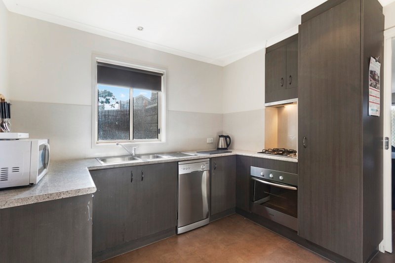 1/7 Caleb Close GOLDEN SQUARE 2