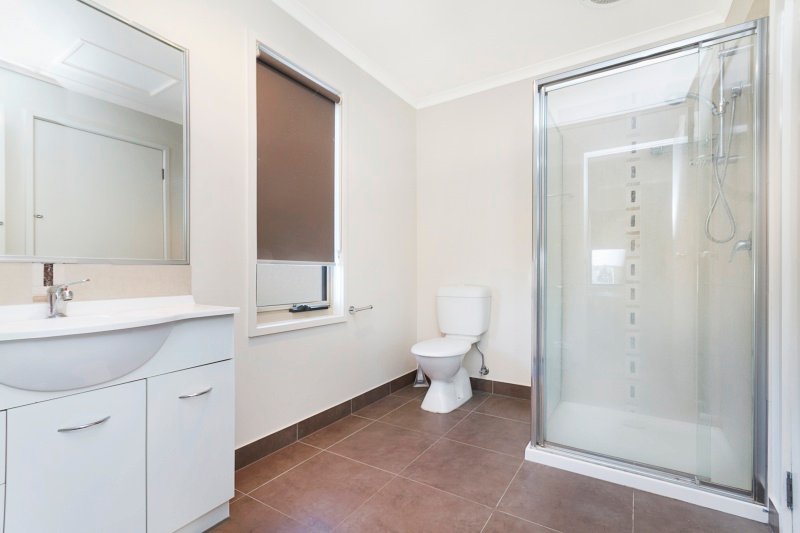 1/7 Caleb Close GOLDEN SQUARE 5