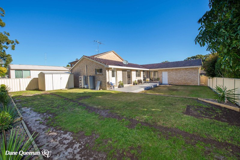 17 Caledonia Close SALAMANDER BAY 24