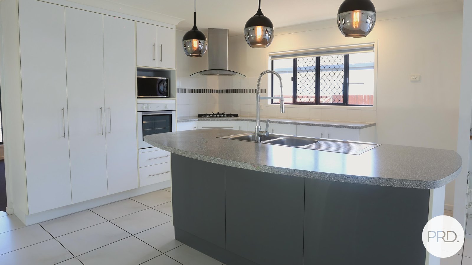 17 Canecutters Drive OORALEA 3