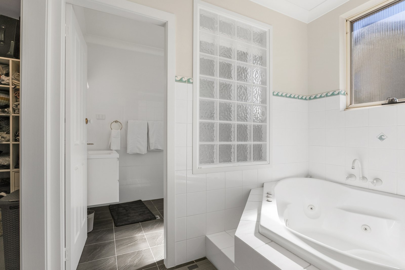 17 Canomii Close NELSON BAY 24