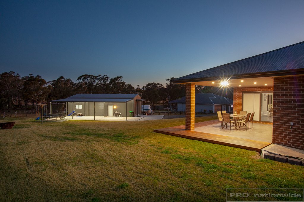 17 Carnival Close WINDELLA 1