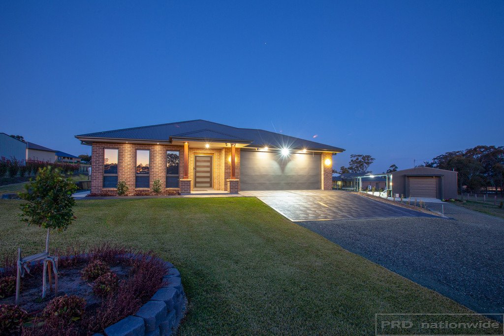 17 Carnival Close WINDELLA 3