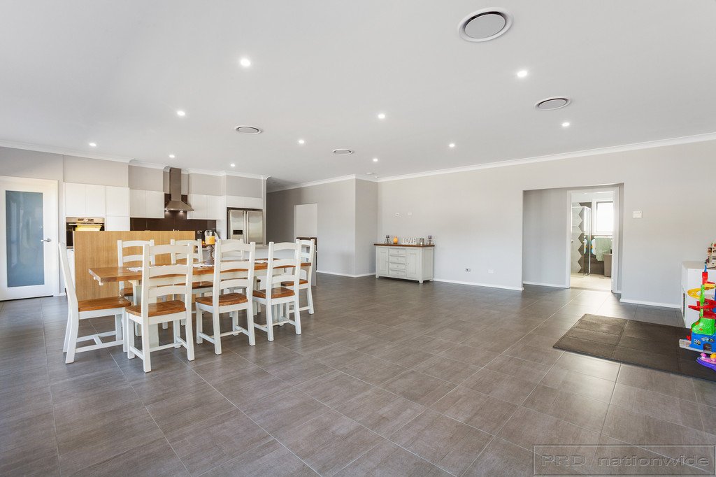 17 Carnival Close WINDELLA 17