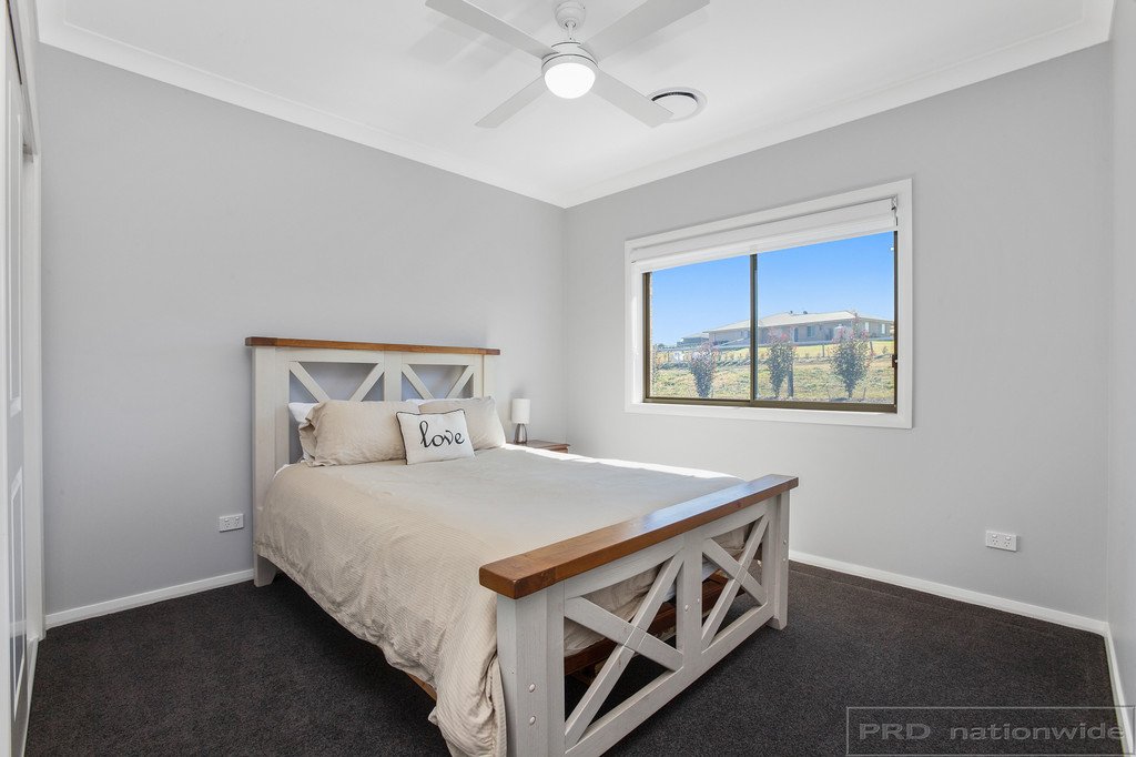 17 Carnival Close WINDELLA 18