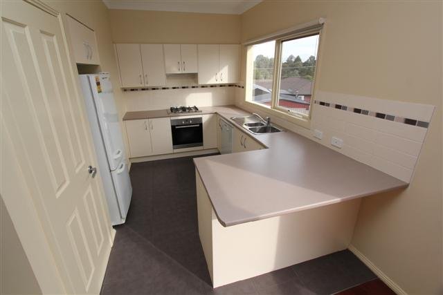 17 Catherine Court BROWN HILL 8